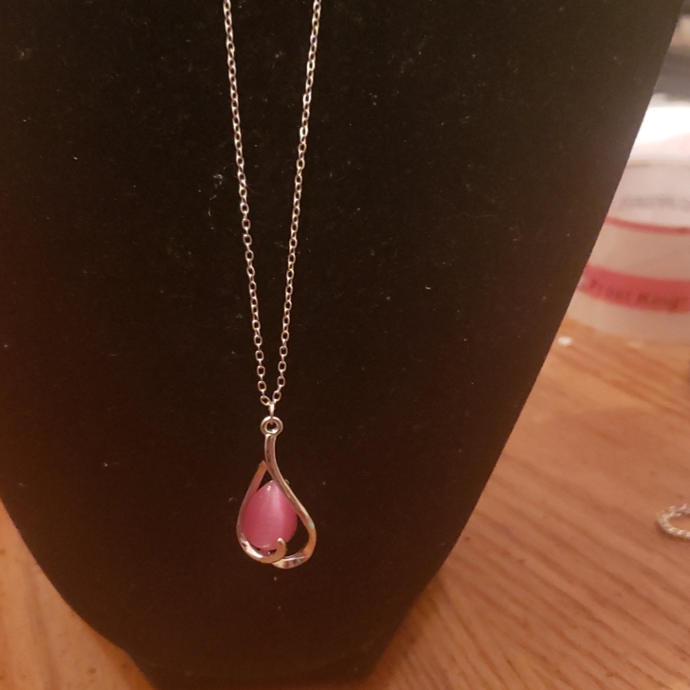 Short necklace